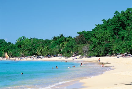 Low-Cost Holiday Vacations to Samana