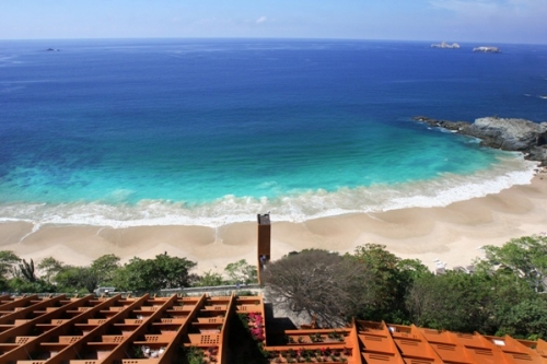  Holiday Vacation Specials to Ixtapa, Mexico