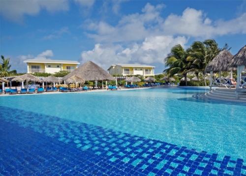 Holiday Vacation Specials to Holguin