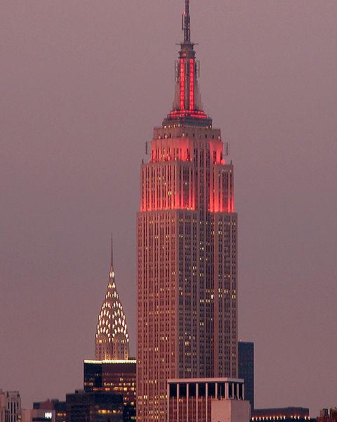 Horizon de New York comme on le voit dans la nuit