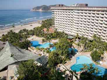 The Fairmont Acapulco Princess exterior