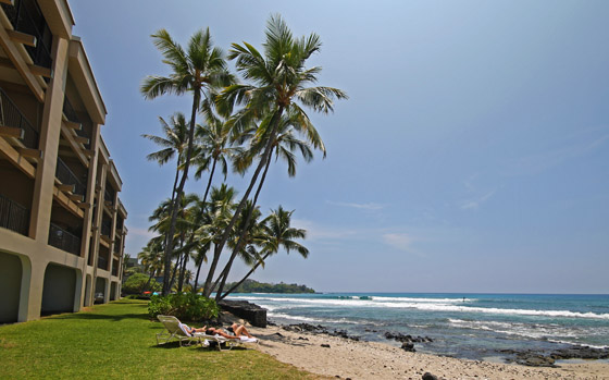 Castle Kona Bali Kai exterior