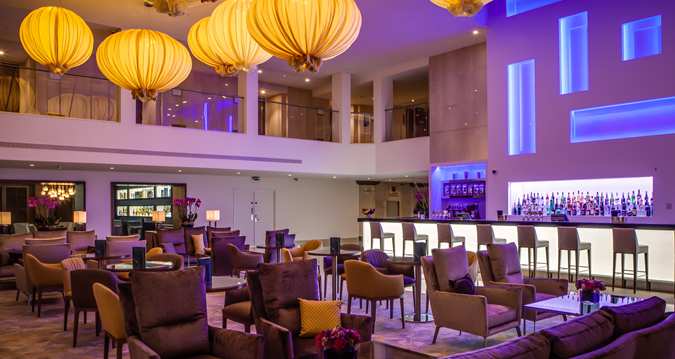 Hilton Metropole bar