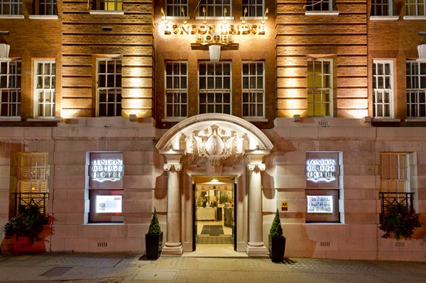 London Bridge Hotel entrée