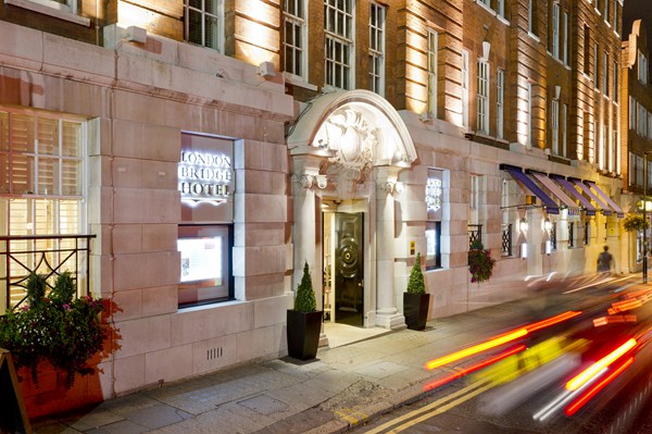 London Bridge Hotel entrée