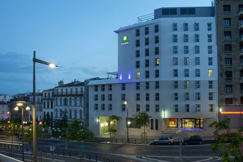 Holiday Inn Express Marseille exterior