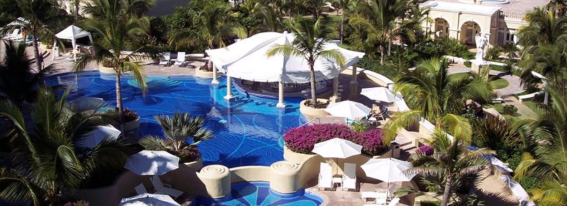 Pueblo Bonito Emerald Bay pool