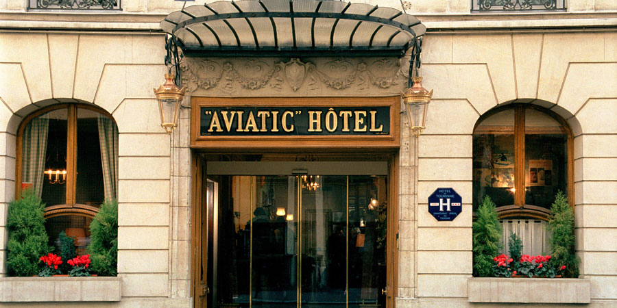 Hotel Aviatic entrance 2