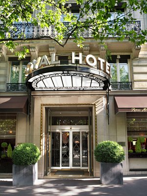 Hotel Le Royal Rive Gauche entrance 2