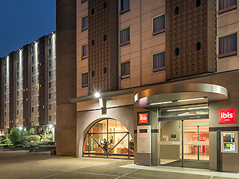 ibis Paris Tour Eiffel Cambronne exterior