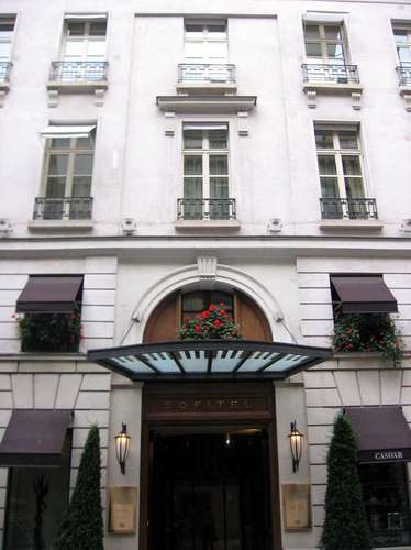 Sofitel Le Faubourg entrance 2