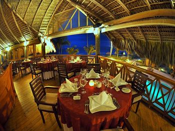 Vik Hotel Cayena Beach exterior